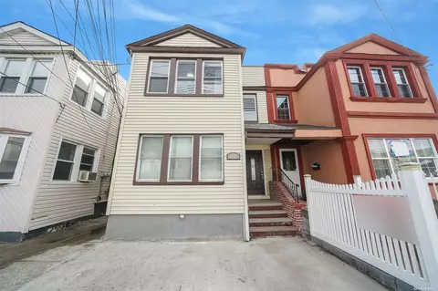 111-21 106th St, Ozone Park, NY 11417