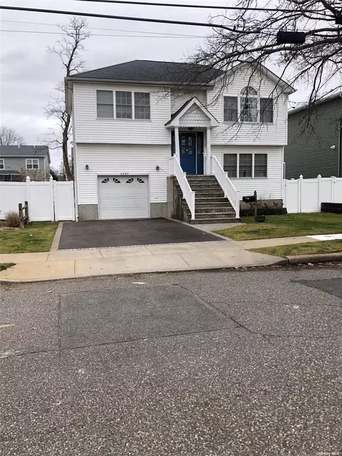 1937 Briggs St, Bellmore, NY 11710
