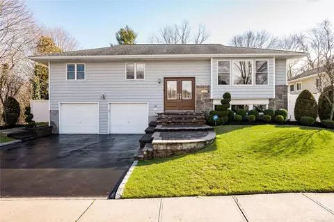 74 Lent Dr, Plainview, NY 11803