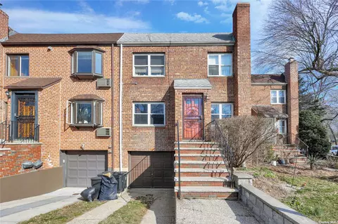 62-11 77th Pl, Middle Village, NY 11379