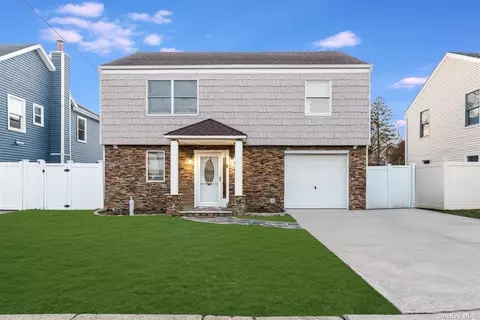 2064 Hendricks Ave, North Bellmore, NY 11710