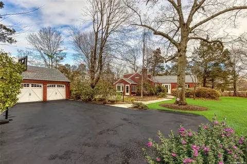 2 Brian Ln, East Northport, NY 11731