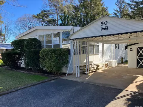 52550 Riverleigh Ave, Riverhead, NY 11901