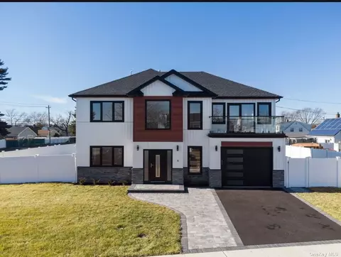 175 Barbara Ln, Levittown, NY 11756