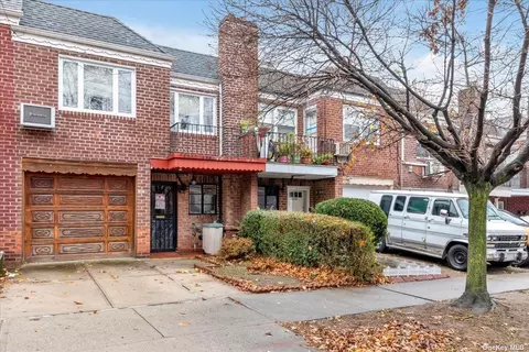 160-08 Booth Memorial Ave, Flushing, NY 11365