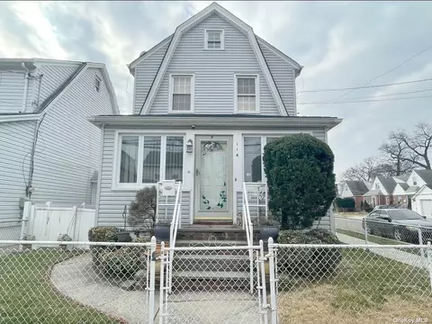 114 Pilgrim Pl, Valley Stream, NY 11580