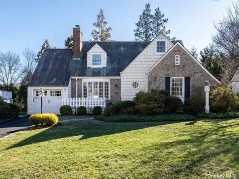 86 Bourndale Rd N, Manhasset, NY 11030