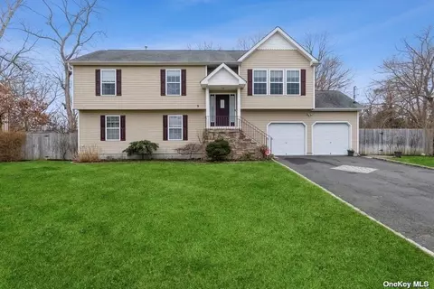 2492 Pond Rd, Ronkonkoma, NY 11779