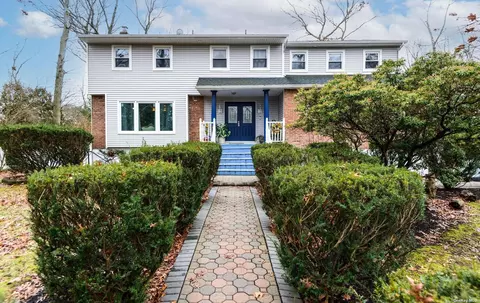 71 Village Hill Dr, Dix Hills, NY 11746