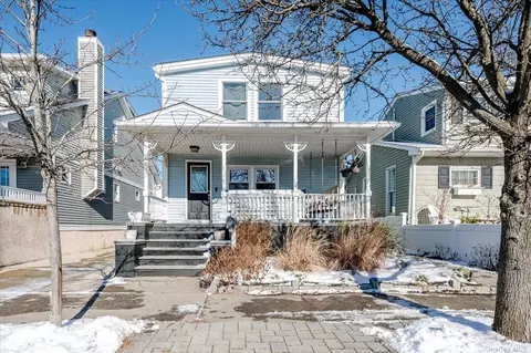 429 W Chester St, Long Beach, NY 11561