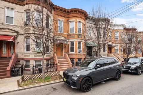 60-81 68th Ave, Ridgewood, NY 11385