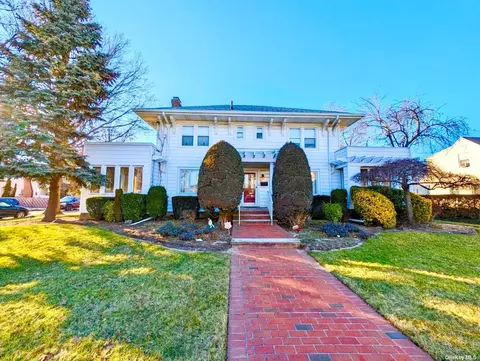 50 S Corona Ave, Valley Stream, NY 11580