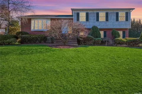 12 Southward Ave, Clarkstown, NY 10920
