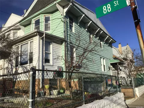 88-45 88th St, Woodhaven, NY 11421