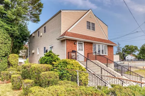 118 Covert Ave, New Hyde Park, NY 11040