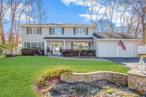 14 Court St, Selden, NY 11784