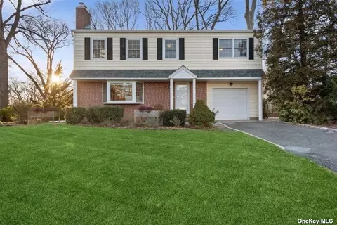 97 Grace Ave, Merrick, NY 11566
