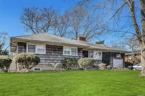 1145 Hawkins Blvd, Copiague, NY 11726