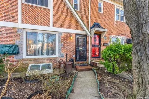 82-76 Eliot Ave, Middle Village, NY 11379