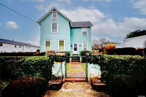 1596 Union Blvd, Bay Shore, NY 11706