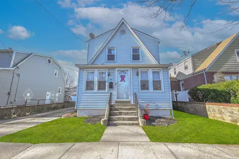 50 Mckee St, Floral Park, NY 11001