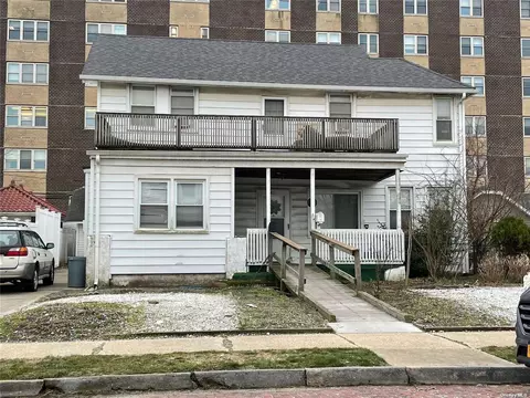 622 W Penn St, Long Beach, NY 11561