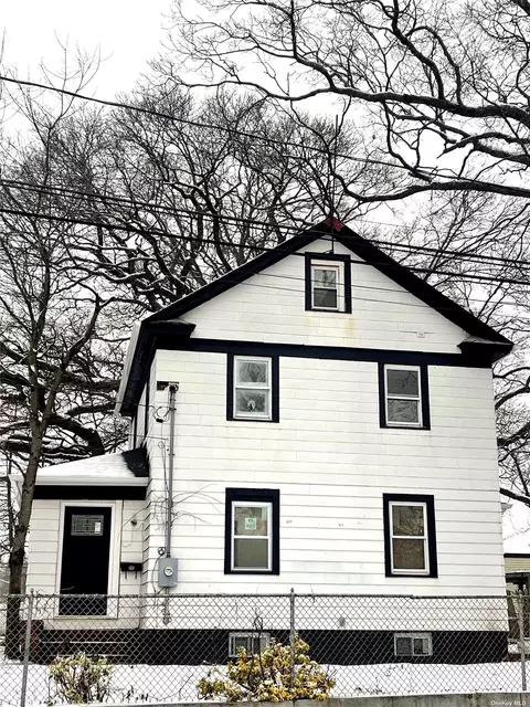 112 Rose Ave, Roosevelt, NY 11575
