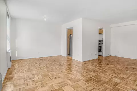 67-50 Thornton Pl #1C, Forest Hills, NY 11375
