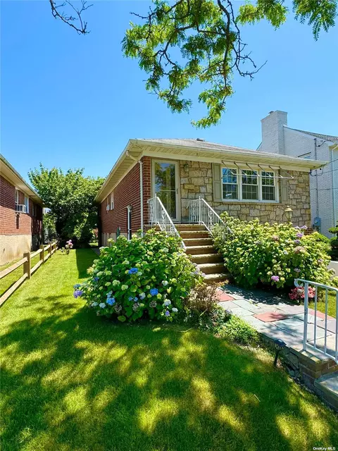 420 Beach 147th St, Neponsit, NY 11694
