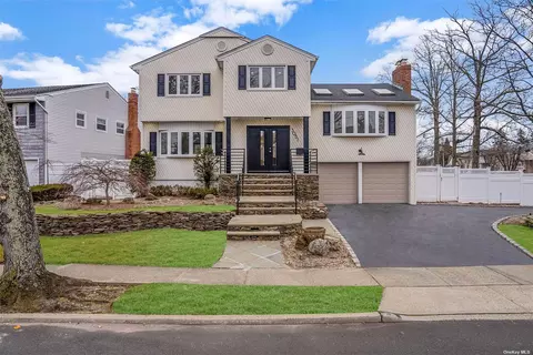 3051 Hewlett Ave, Merrick, NY 11566
