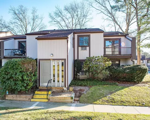 53 Richmond Blvd #2A, Ronkonkoma, NY 11779