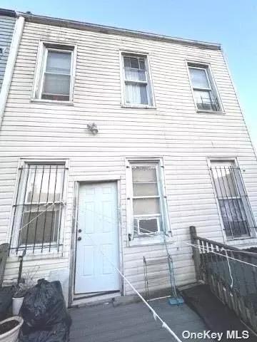 518 Autumn Ave, Brooklyn, NY 11208