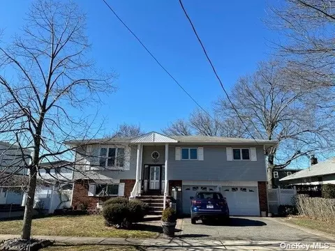 710 Hoover St, North Bellmore, NY 11710