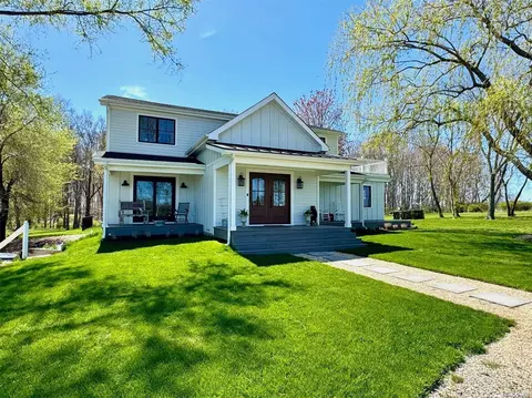8095 Alvahs Ln, Cutchogue, NY 11935