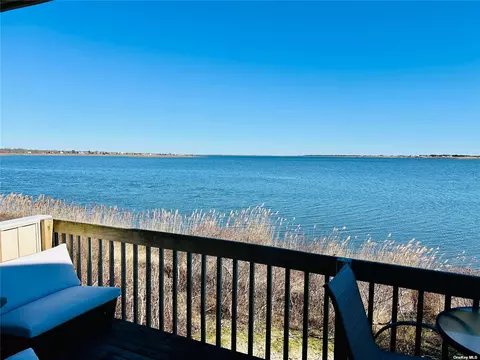 12 Waters Edge #12, Shirley, NY 11967