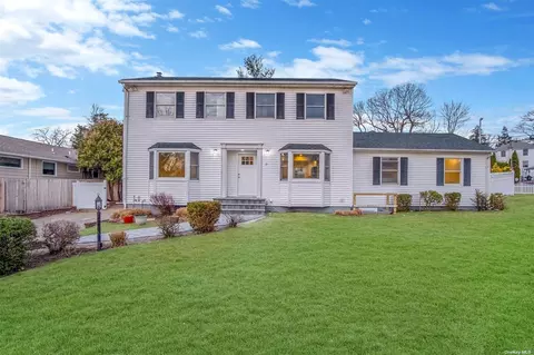 72 Rosewood Rd, Kings Park, NY 11754