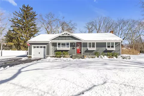 11 Gunther Dr, East Northport, NY 11731