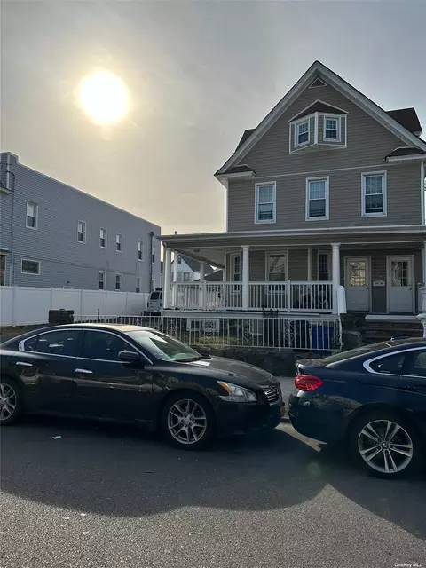 107-50 113th St, South Richmond Hill, NY 11419