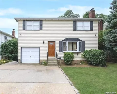 542 Christie St, South Hempstead, NY 11550