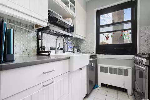 244-04 57th Dr #1, Douglaston, NY 11362