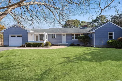 25 Hampton Harbor Ln, Hampton Bays, NY 11946