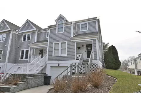 5 Sea Court Ln #5, Port Jefferson, NY 11777