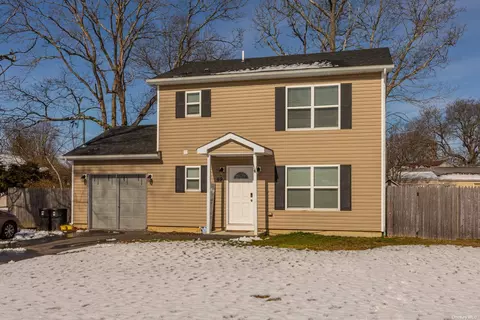69 Spar Dr, Mastic Beach, NY 11951