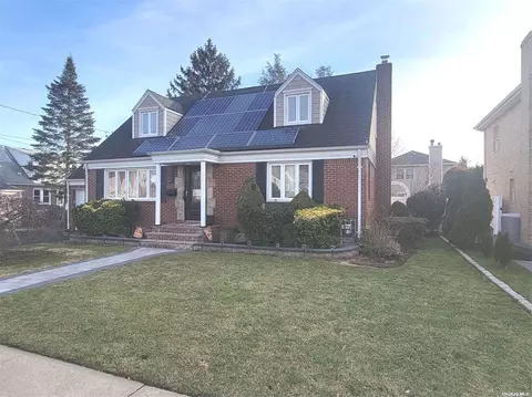710 7th Ave, New Hyde Park, NY 11040