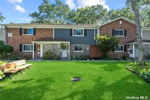 40 W 4th St #68, Patchogue, NY 11772