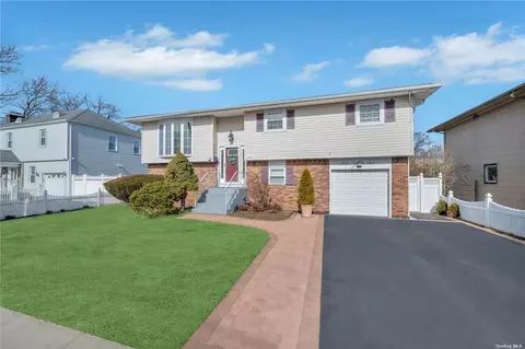 486 Hopatcong Ave, West Hempstead, NY 11552