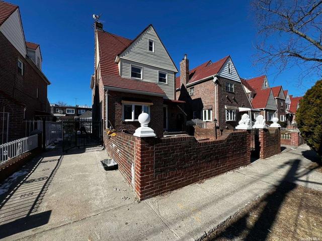 131-70 227th St, Laurelton, NY 11413