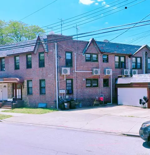 17-54 Clintonville St, Whitestone, NY 11357