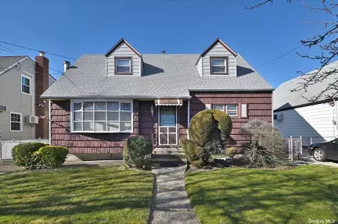 157-16 85th St, Howard Beach, NY 11414