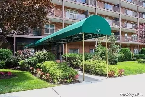 20 Wendell St #7F, Hempstead, NY 11550